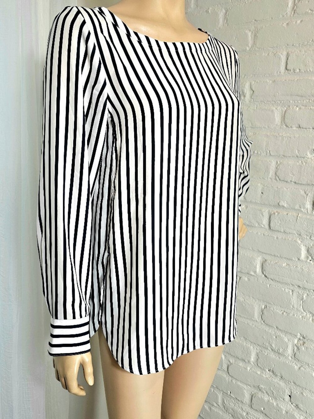NWT Banana Republic Black White Stripe Boat Neck Blouse Size M Workwear Tunic - Picture 6 of 8